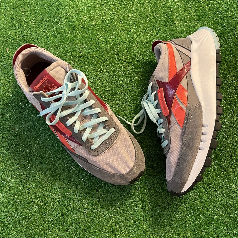 Reebok Classic Leather Legacy Shark WMN sz US 6.5